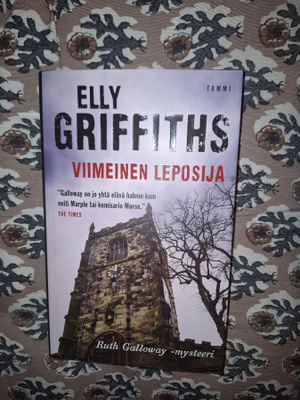 Elly Griffiths : Viimeinen leposija 1p