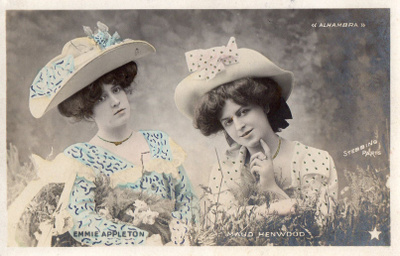 Vanha postikortti-Emmie Appleton & Maud Henwood