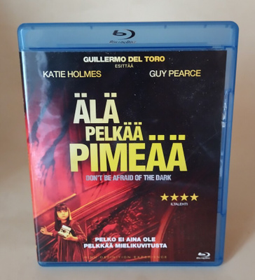 ÄLÄ PELKÄÄ PIMEÄÄ (BD)