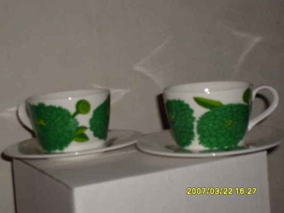 PRIMAVERA ARABIA IITTALA MARIMEKKO VIHREÄT KUPIT JA LAUTASET