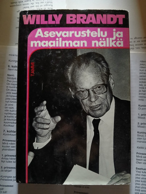 Willy Brandt - Asevarustelu ja maailman nälkä (sid.)