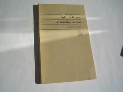 Sylvi Kekkonen - Lankkuaidan suojassa. Ennakkokappale