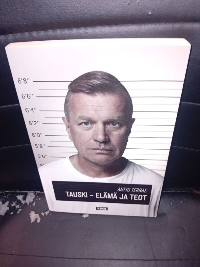 Terras  :  Tauski - Elämä ja teot  ( SIS POSTIKULU  )