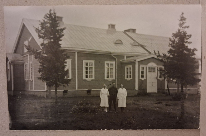 Pelkosenniemi: Maalaistalo *** (533)