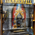 HAMMERFALL JULISTE KOKO BÄNDIN NIMMAREILLA - pikkukuva 1