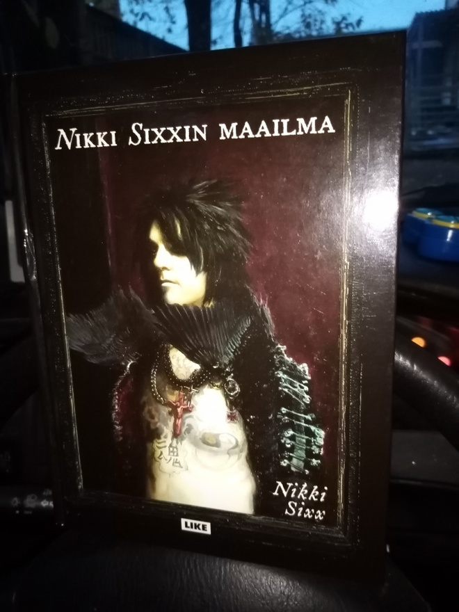 Nikki Sixx NIKKI SIXXIN MAAILMA ( 1 p. 2012 ) Sis.pk:t