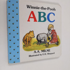 Alan Alexander Milne ym. : Winnie-the-Pooh ABC - pikkukuva 1