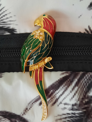 Swarovski papukaija rintaneula