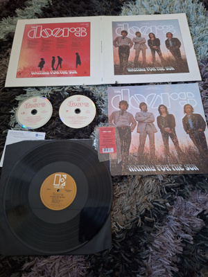 The Doors – Waiting For The Sun