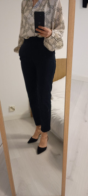Ale  H&M mustat sikarihousut (40) ovh 25e 