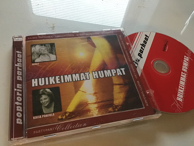 Huikeimmat Humpat . Poptorin parhaat CD