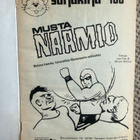 SARJAKIRJA #100 - MUSTANAAMIO - pikkukuva 2