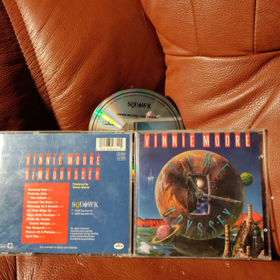 VINNIE MOORE -odyssey CD.