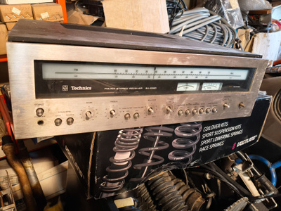 Technics SA-5560 viritinvahvistin varaosiksi