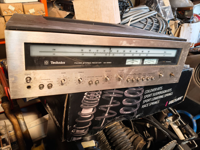 Technics SA-5560 viritinvahvistin varaosiksi