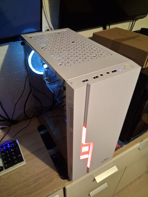 Intel Xeon E5-2630 kotimikro +Linux Mint 