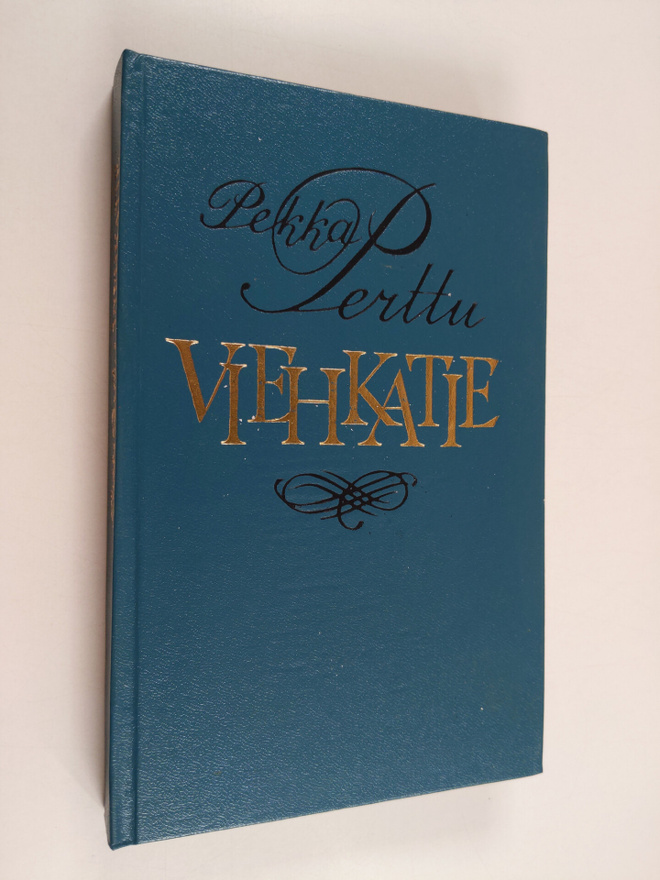 Pekka Perttu : Viehkatie : kertoelmia, kertomuksia, sikermiä