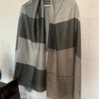 Tummanharmaa / vaaleanharmaa silkki hartiahuivi - pikkukuva 1