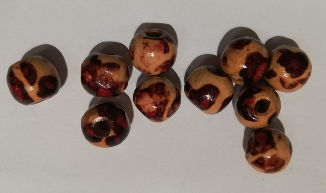 Puuhelmiä 10 kappaletta, halkaisija 10mm