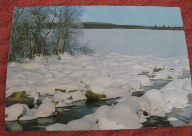 Talvinen järvenranta kulkematon