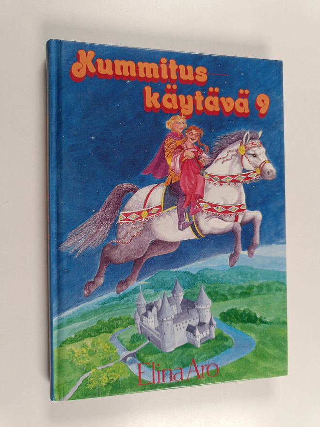 Elina Aro : Kummituskäytävä 9