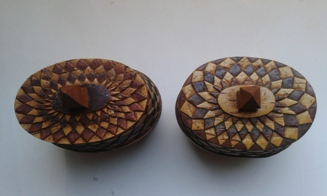 2 KOIVUNTUOHIKIPPOA, VANHOJA 1968, KOTITEKOISIA