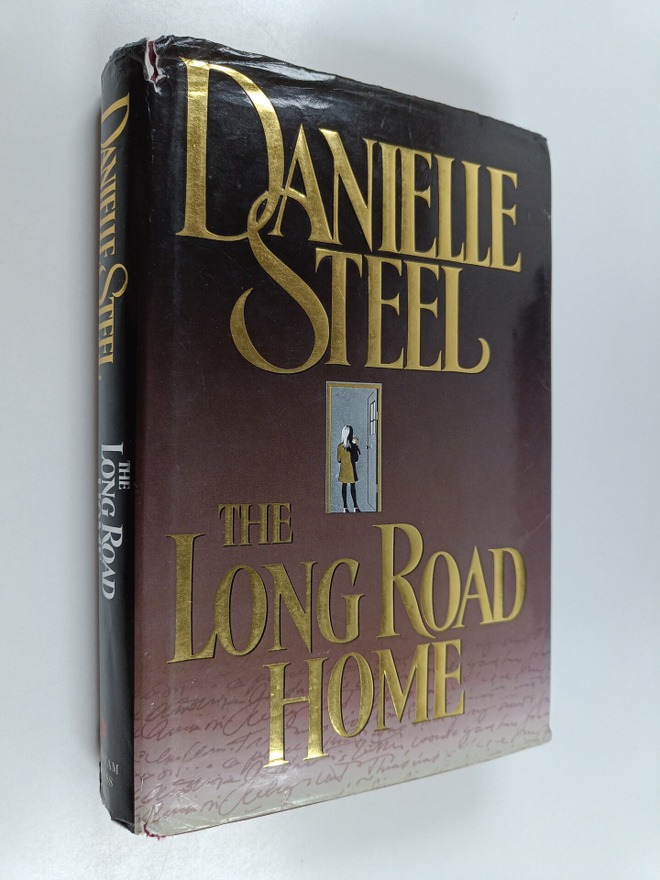 Danielle Steel : The long road home