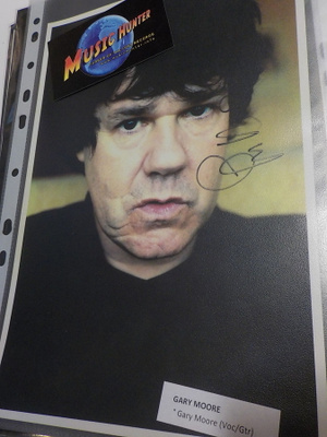 GARY MOORE NIMIKIRJOITUS KUVASSA