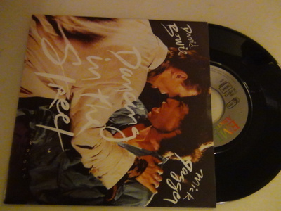 Bowie Jagger dancing in the street 7 45 EEC '85 + JB strip