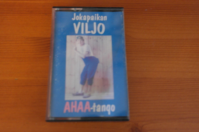 Jokapaikan Viljo:AHAA-tango-C-kasetti.