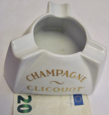 VANHA Tuhkakuppi Arabia Clicqout Champagne Piippuleima