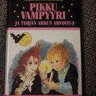 Pikku vampyyri ja tyhjän arkun arvoitus - pikkukuva 1