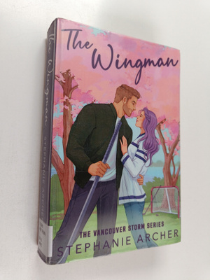 Stephanie Archer : The wingman