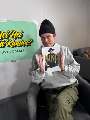 Niko Saarisen kirja – omistuskirjoituksella ja kommenteilla