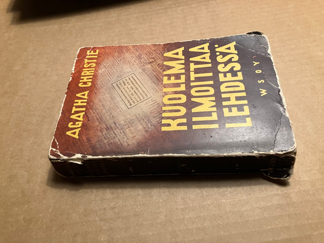 AGATHA CHRISTIE KUOLEMA ILMOITTAA LEHDESSÄ 1951