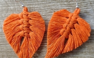 Oranssit lehti-korvakorut