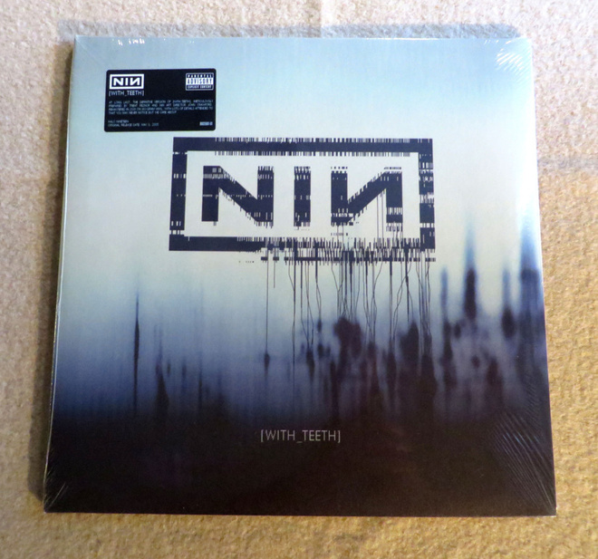 NINE INCH NAILS: With Teeth 2LP - 180g Definitive - 2024 UUS