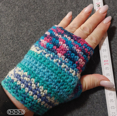 Alina´s Handmade käsityö ranteenlämmittimet moniväri