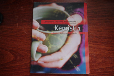 Kemisti 1: Ihmisen ja elinympäristön kemia (WSOY, 2004)