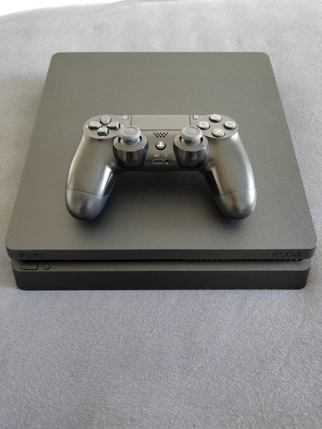 Playstation 4 slim