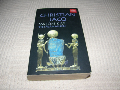 Christian Jacq Valon kivi Tietäjänainen -pok