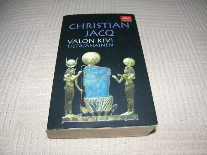 Christian Jacq Valon kivi Tietäjänainen  -pok