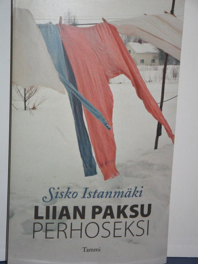 Sisko Istanmäki : LIIAN PAKSU perhoseksi