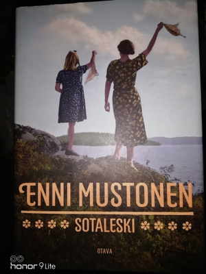 Enni Mustonen Sotaleski