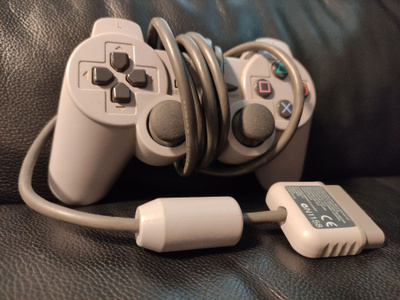 Alkuperäinen PlayStation 1 DualShock -ohjain