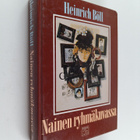 Heinrich Böll : Nainen ryhmäkuvassa - pikkukuva 1