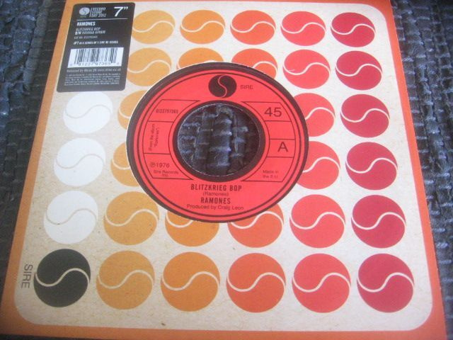 7" - Ramones - Blitzkrieg Bop / Havana Afair