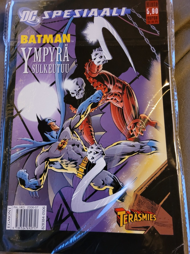 BATMAN:YMPYRÄ SULKEUTUU CD SPESIAALI 6/2005