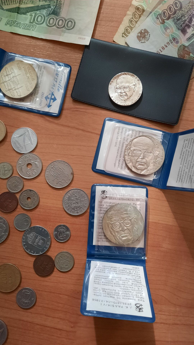 Myydään kokoelma kolikoita ja ruplia
