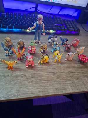 Pokemon Tomy figuurit 19 kpl